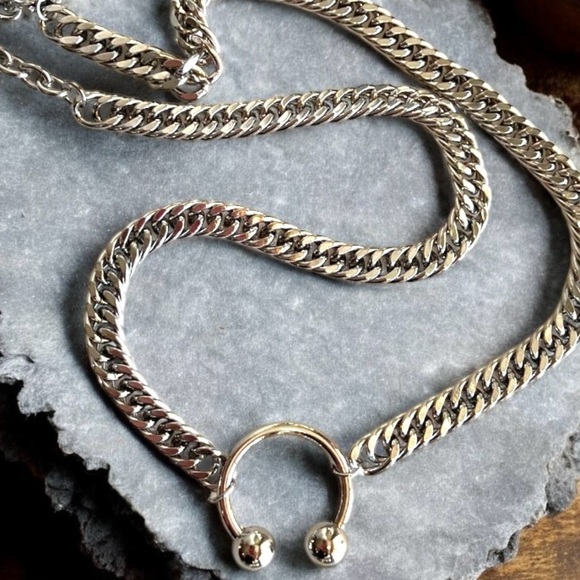 Modern Curb Chain Necklace with Circular Septum Centerpiece Sleek Sexy Witchy - Picture 8 of 15